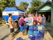 Senangnya Warga Jambangan Sukorejo Mendapatkan Bantuan Air Bersih