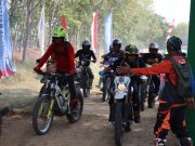 Ratusan Biker Trabas Jelajah Extreme Puncak Bangowan Blora Meriahkan Ultah TNI dan Yonif 410/Alugoro