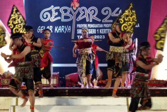 Gebyar 24 SMAN 1 Kertek : “Gali Kreativitas Seni Siswa!”
