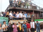 Warga Karimunjawa Antusias Berobat Gratis di Rumah Sakit Apung, Menkes akan Bantu Ambulans Air
