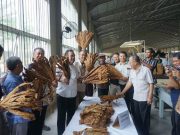 Bupati Blora Antar Langsung Tembakau Petani ke Perusahaan di Rembang