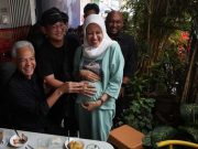 Ganjar Usap Perut Seorang Ibu Hamil Sambil Berdoa