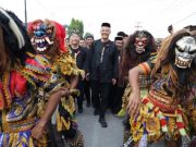 Tarian Reog Sambut Kedatangan Ganjar di Desa Nambah Dadi