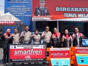 Dukung Aman Berkendara, Smartfren dan Kepolisian Pasang Pembatas Jalan di Semarang