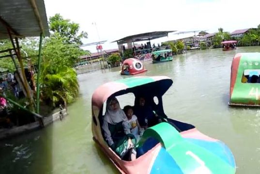Wisata Tengah Sawah Gubug, Rekreasi Alternatif saat Liburan
