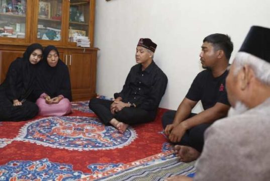 Gembong Warsono, Kader Militan, Sederhana dan Merakyat