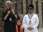 Kemeja Putih Mahfud MD Sudah Dibuat Lima Tahun Lalu, Ada Cerita Sedihnya