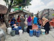 BPBD Ungkap Kendala Biaya BBM untuk Kirim Bantuan Air, Mahal karena Harus Pakai Dexlite