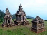 Wisata Sejarah Candi Gedong Songo di Lereng Gunung Ungaran dengan Hawa Sejuknya