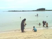 Pantai Ujung Piring Jepara, Menikmati Tenangnya Ombak dan Ekostika Bakau di Tengah Laut