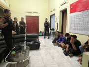 Pesta Miras dan Bawa Senjata Tajam, Karyawan Restoran Diamankan Polisi