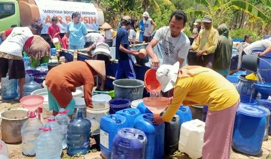 LRB-MDMC dan LLHPB PDA Boyolali Distribusikan Air Bersih di Daerah Kering