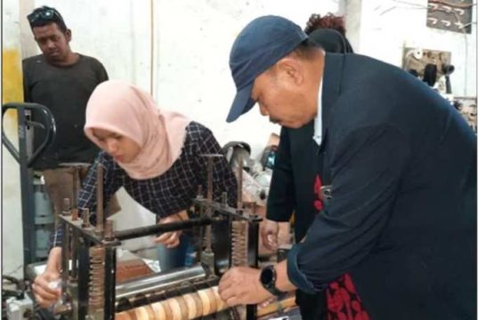 Tim PkM USM Bantu Maksimalkan Produksi Jenang Al Husna Kudus