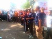 Gerak Jalan Sehat Massal Memeriahkan Hari Guru Nasional