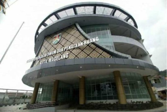 Kantor DPUPR Kota Magelang Mendapat Penghargaan ‘Gedung Hemat Energi’
