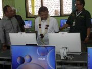 Wamenhan Serahkan 35 Komputer Untuk SMPN 1 Kota Magelang Wamenhan