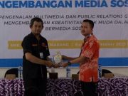Tim PkM Mahasiswa Ilkom USM Sosialisasi Pengembangan Media Sosial di SMK Mataram Semarang