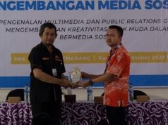 Tim PkM Mahasiswa Ilkom USM Sosialisasi Pengembangan Media Sosial di SMK Mataram Semarang