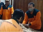 Brukkk! Pohon Tumbang Tewaskan Seorang Pengendara Motor di Kudus