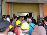 Eksekusi Komplek Pertokoan dan Lahan Usaha Beton Sempat Dapat Perlawanan