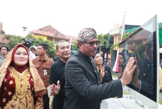 Peringatan 78 Tahun Hari Guru, Pj Gubernur Jateng Luncurkan Program ‘Ayo Rukun’