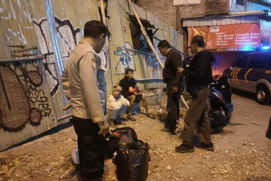 Bawa Puluhan Liter Ciu, Dua Warga Pati Diamankan Polsek Jebres Polresta Surakarta