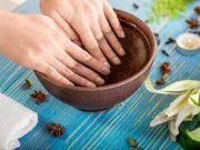 Tips Merawat Kuku Panjang
