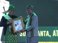 Desa Plajan Pemenang Kategori Sosial Budaya, Pj. Bupati Terima Penghargaan Mendes PDTT
