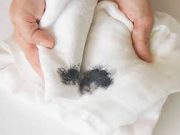 Tips Hilangkan Noda Tinta pada Baju Putih