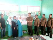 Perhutani Mantingan Berikan Bantuan TJSL ke SDN Bulu dan Paud Suntri Gunem