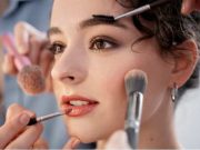 Awet Seharian Bahkan Saat Berkeringat, 6 Tips Ampum Membuat Makeup Anti Luntur
