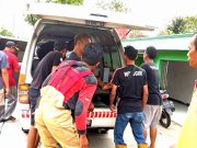 Regu Damkar Mengevakuasi Penguras Sumur yang Pingsan