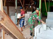Tentara Bersama Warga Gotong Royong Memugar Rutilahu