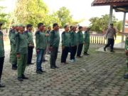 Tentara dan Polisi Berikan Pelatihan Pada Anggota Linmas