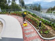 Aplikasikan ‘Porous Paving’ Estetis Ramah Lingkungan, SIG Percantik Area Jembatan Kaca Seruni Point, Gunung Bromo