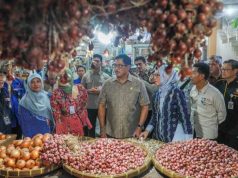 Nana Sudjana Sidak di Pasar Legi Solo, Cek Harga Komoditas Pangan