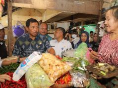 Nana Sudjana Sambangi Pasar Kliwon Amertani Temanggung, Cek Harga Sembako Terbaru