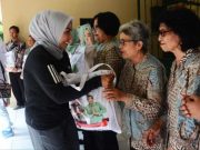 Persit KCK PD IV/Diponegoro Bagikan Baksos Kepada Yayasan Kartika Jaya Di Jumat Berkah