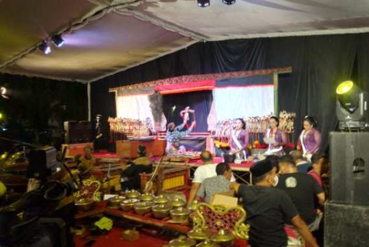 Pagelaran Wayang Krucil Lakon ‘Adeging Kabupaten Blora’ Sedot Animo Ratusan Warga Blora