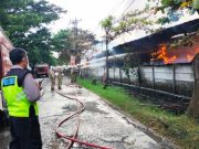 Gudang Kayu di Jalan Gebang Anom, Genuk Semarang Dilalap Api