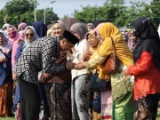 Tangis Haru Warnai Peringatan Hari Ibu di Brebes