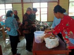 Jemaat GKJ Purwodadi Pepanthan Mlowokarangtalun dan Ngori Perjamuan Kasih dengan Warga Sekitar