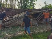 Sebuah Rumah Roboh Diterjang Hujan Angin di Desa Temon Brati