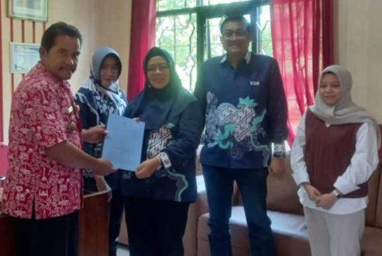 Tim PkM FT USM Mengidentifikasi Kelayakan Gedung Balai Kelurahan Tlogosari Wetan