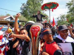 Kesenian Reog dan Barisan Banteng Sambut Kedatangan Atikoh di Ponorogo