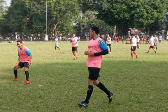 Kaesang Main Bola di Alun-alun Wonosobo, Menolak Diwawancarai Wartawan