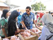 Warga Sambut Gerakan Pangan Murah di Temangung, Nana Sudjana Harap Tak Terjadi ‘Panic Buying’