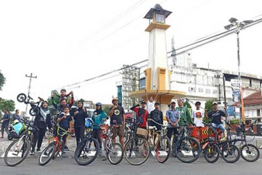 Pesepeda se Indonesia Serentak Serukan Perdamaian Melalui ‘Ride for Palestine’