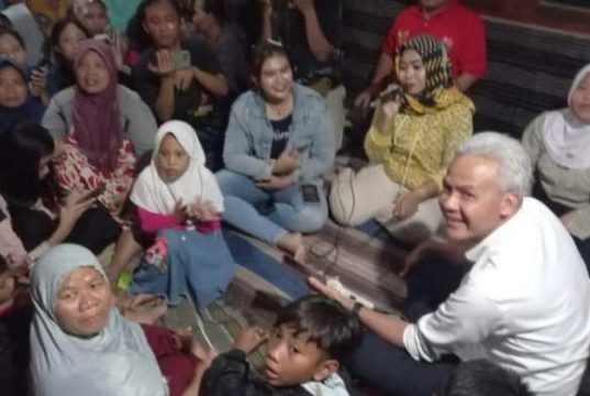 Ganjar Blusukan di Tegal, Tidur di Rumah Warga