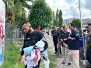 Copot Paksa APK Paslon Pragib yang Dipasang di Stadion Pringgondani